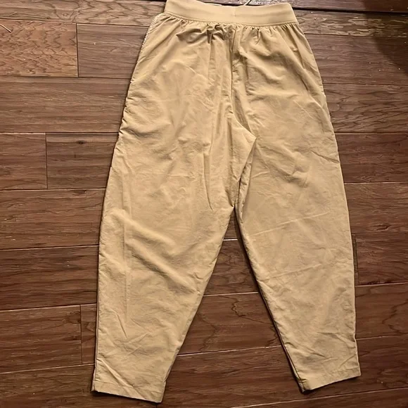 Nike Sportswear Essential Loose Fit High Waist Joggers Size S - Picture 11 of 11